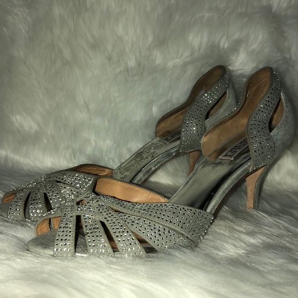 badgley mischka silver heels
